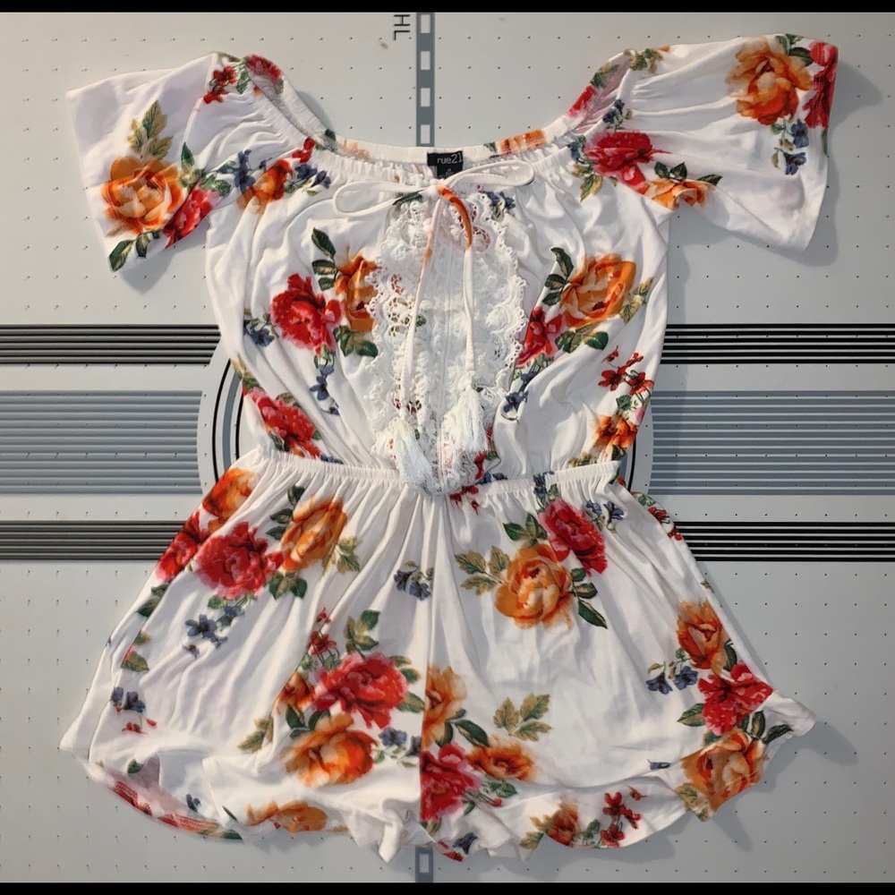 Juniors size floral romper from Rue 21